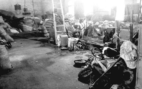 Kaiyun4家塑料黑作坊藏身武汉一农场 被曝月利润3万(图)