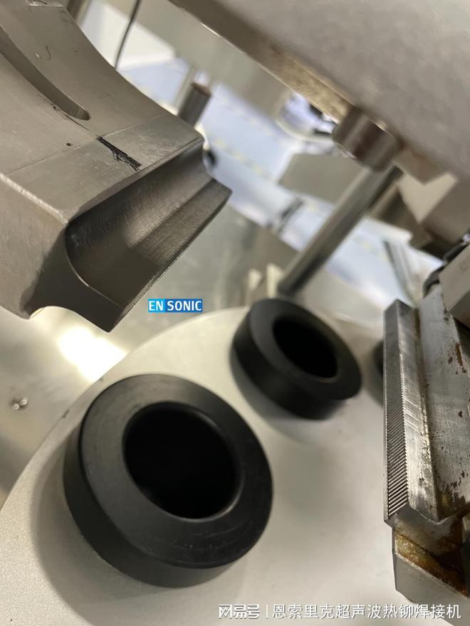kaiyun登录入口登录化妆品膏体软管铝塑管切尾机封管机 恩索里克