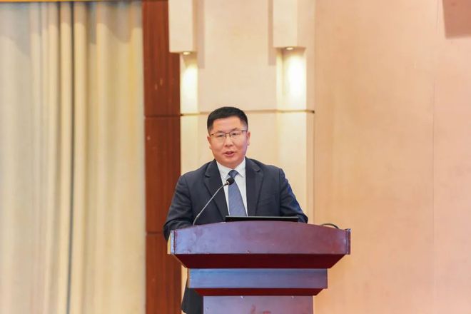 开云向锋当选会长中产协土工建筑材料分会第三届四次理事扩大会举行(图4)