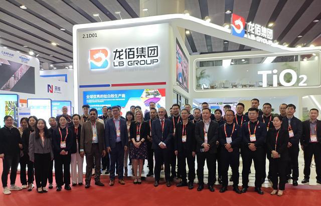 开云第二十九届中国国际涂料展上龙佰高性能钛白粉赢客户青睐(图2)