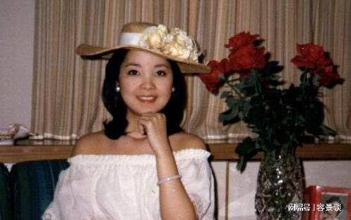 开云42岁邓丽君哮喘而亡死后被高规格礼葬为何党旗盖棺？(图8)