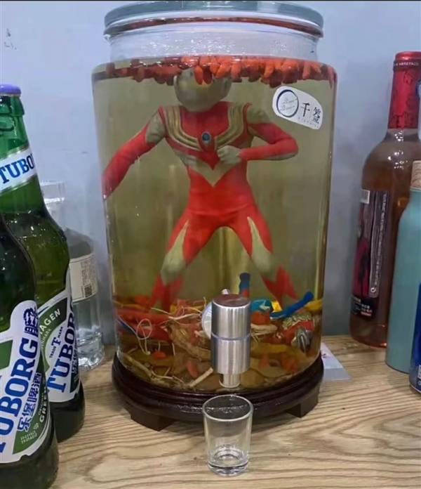 Kaiyun男子买海马泡酒 两年后才发现是假的：竟是塑料品(图2)