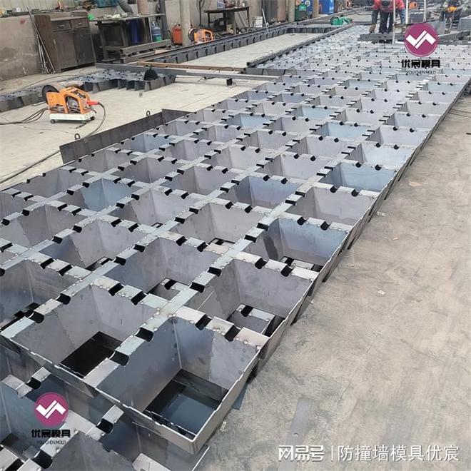 开云砼连锁排模具 优宸海底铰链排护岸模具(图2) 开云砼连锁排模具 优宸海底铰链排护岸模具(图2)