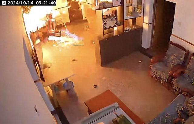 开云(中国)Kaiyun官方网站厨房爆炸瞬间！丈夫烧伤92%仍起身救妻儿子哭诉：(图5)