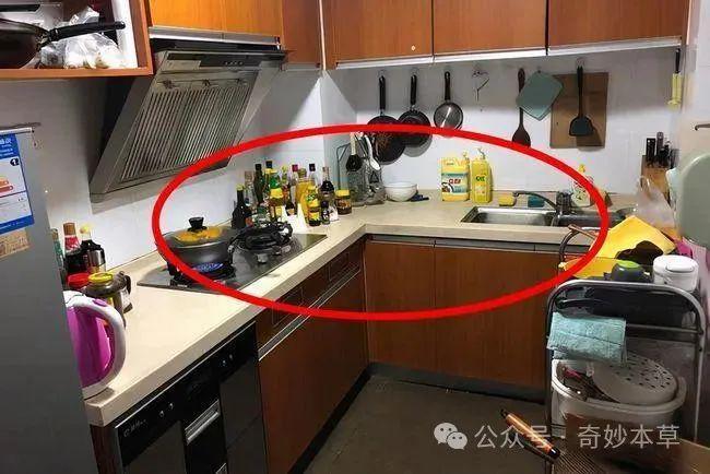 开云别再用这种瓶子装东西了有毒有害还致癌很多人家还在用(图3)